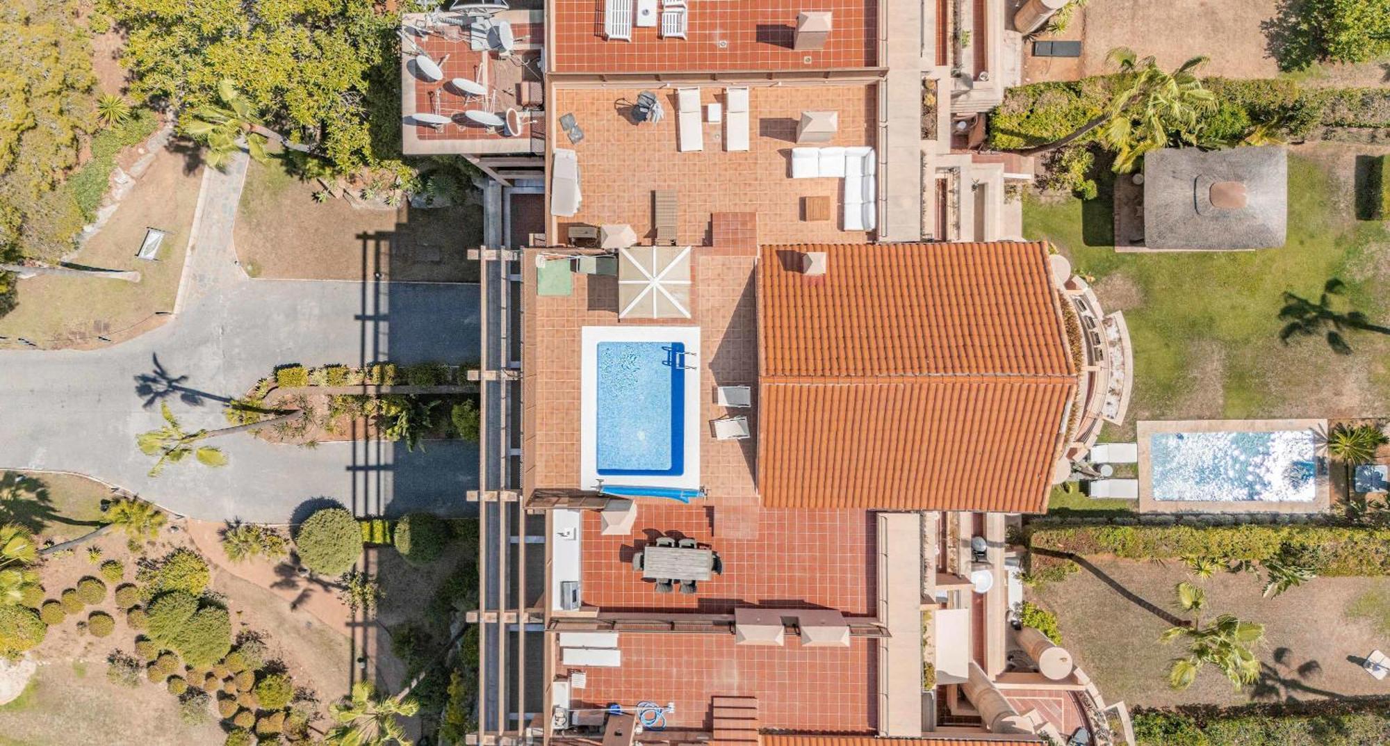 Heated Rooftop Pool Penthouse Views Magna Apartment