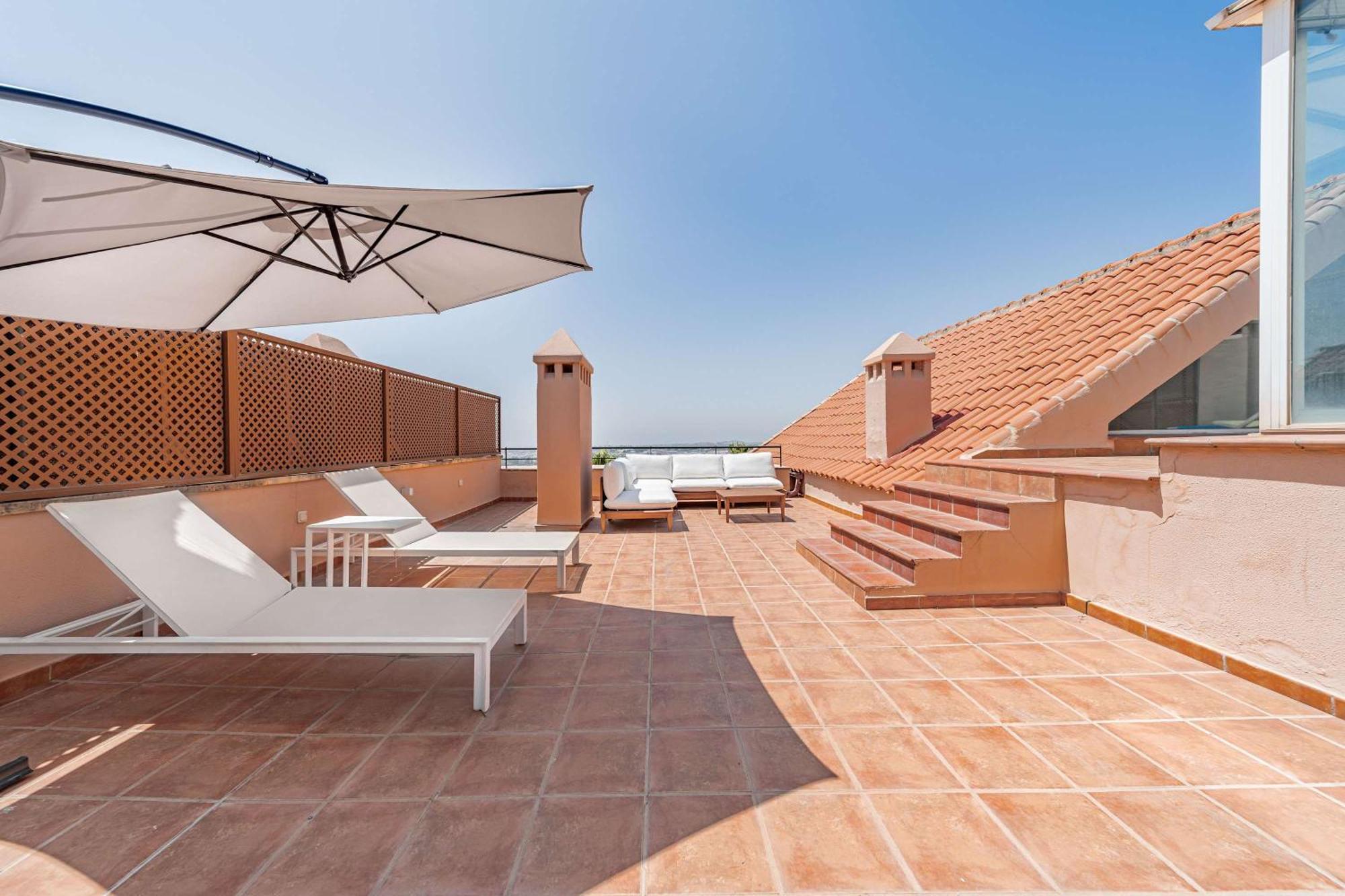 Heated Rooftop Pool Penthouse Views Magna Apartment Marbella