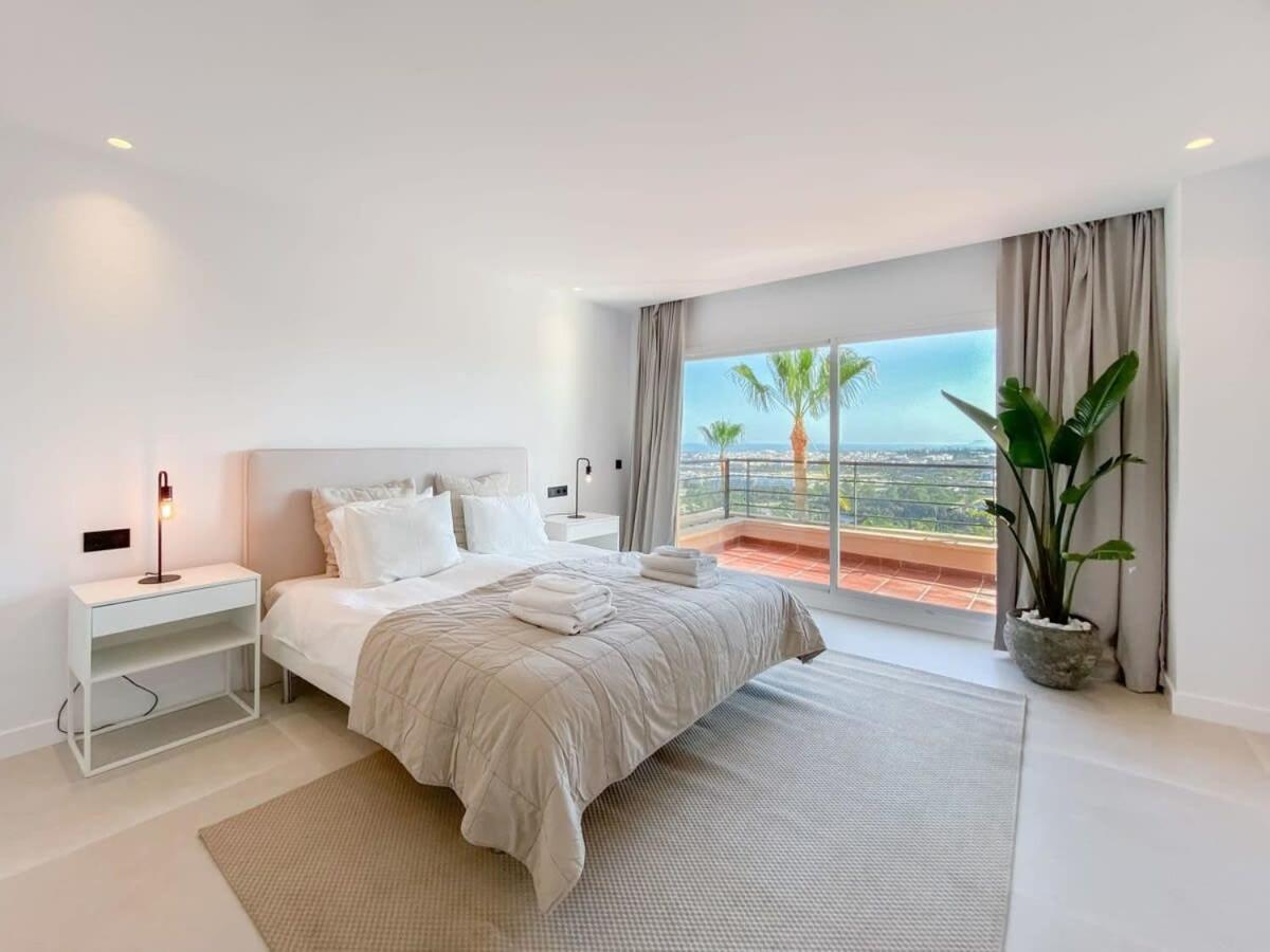 Heated Rooftop Pool Penthouse Views Magna Apartment Marbella
